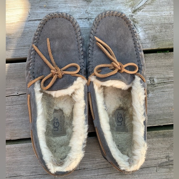 UGG Moccasins, Like-New Condition - Picture 5 of 7